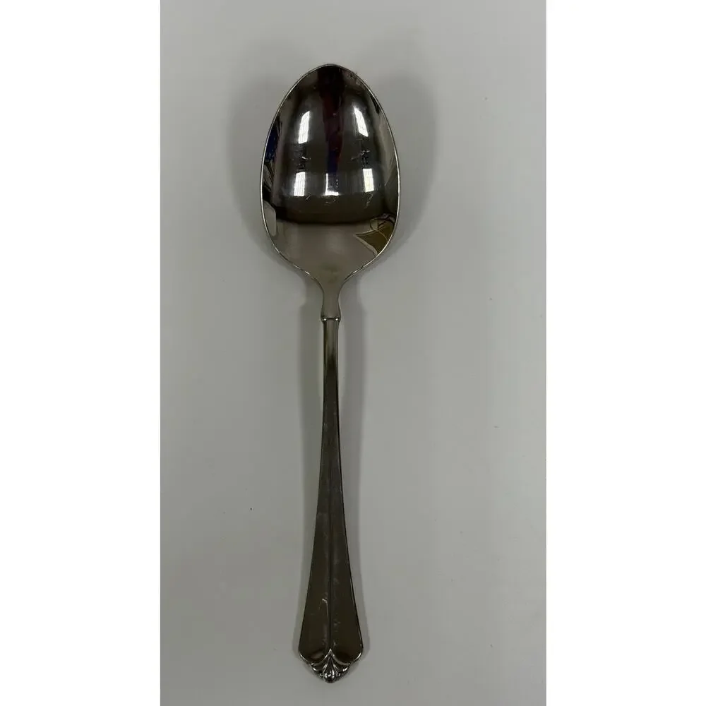 Oneida Juillaird Place Spoon. KT126